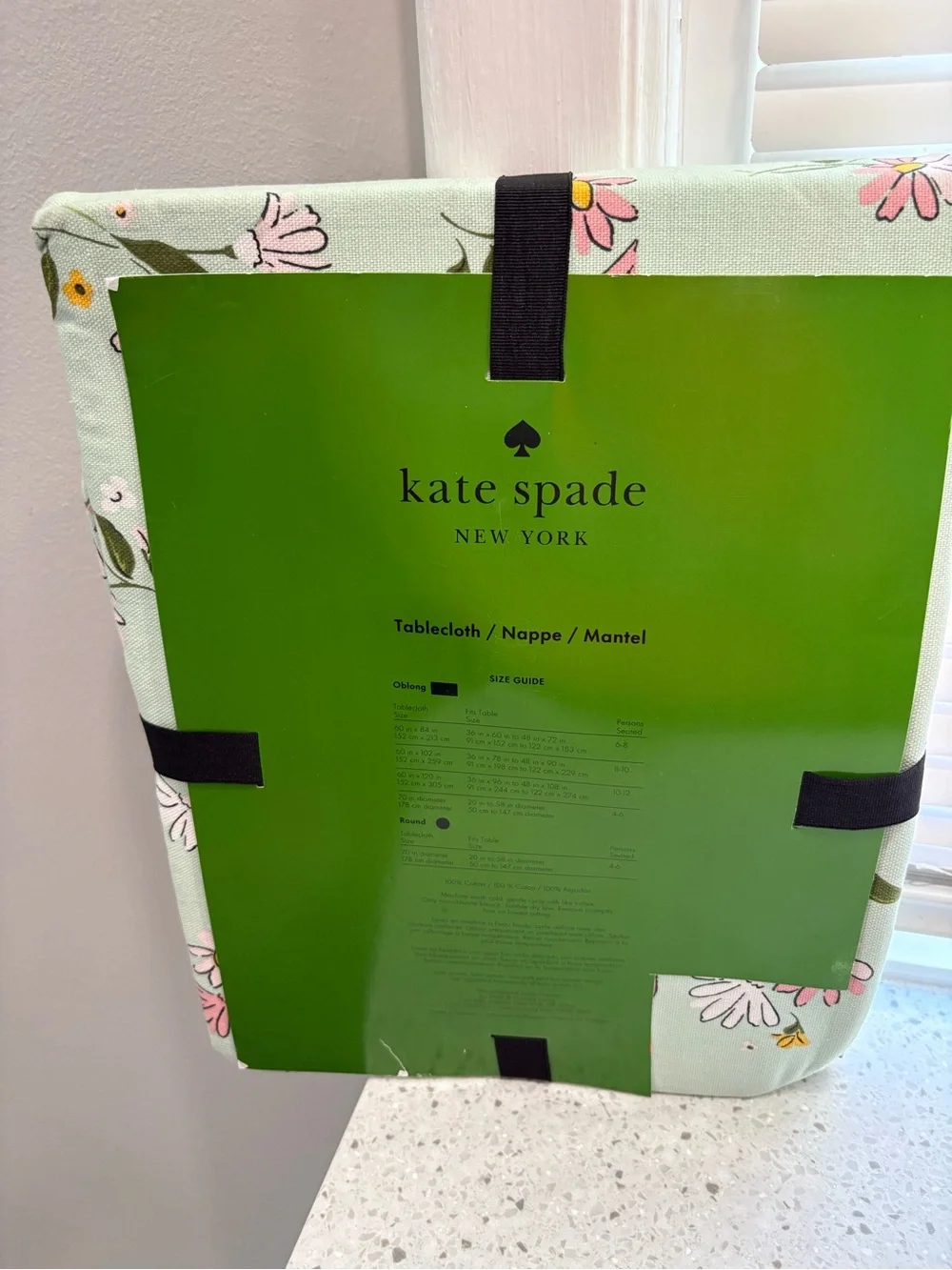 NEW kate spade Mint Tablecloth - Pink Daisy Print- Round 70 inch diameter
